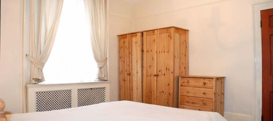 7 Mountague Place - Bedroom